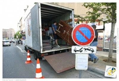Réservation d'emplacement pour camion de déménagement à Uccle.